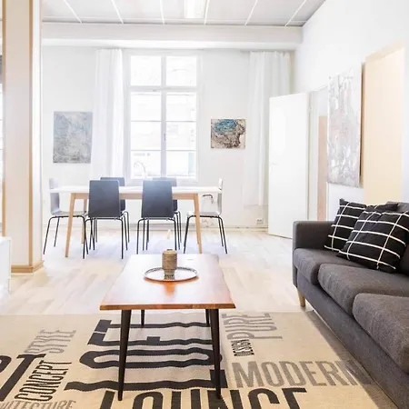 Vanha Postitalo Hostel *